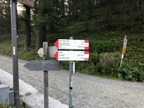 I cartelli in località Canton