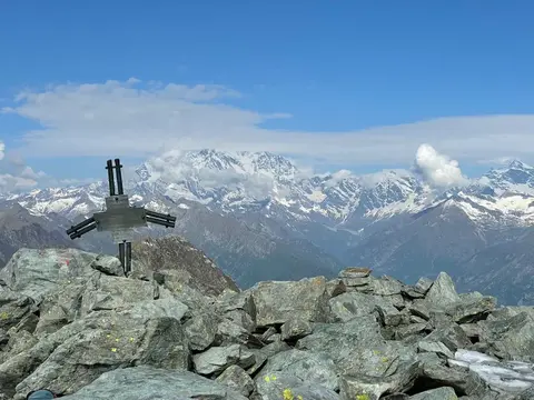 Il Monte Rosa visto dalla cima Ronda