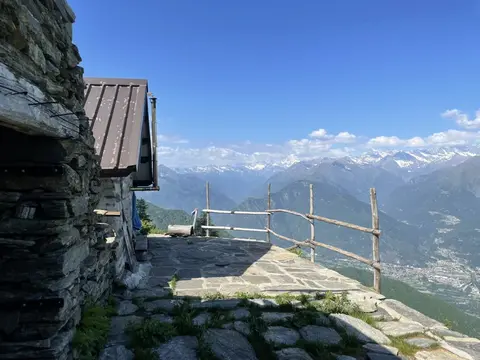 La terrazza di una baita