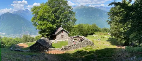 Le baite tra i prati