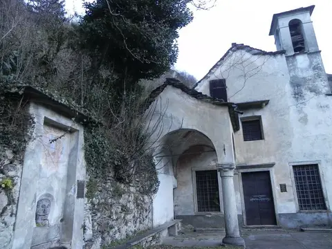 L'oratorio con il portico