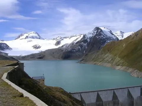 Il lago del Sabbione e i ghiacciai della punta d'Arbola