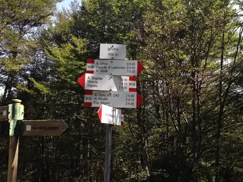 I cartelli dell'alpe Cima, 1506 m