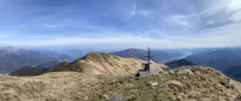 La croce del Poggio Croce sul crinale
