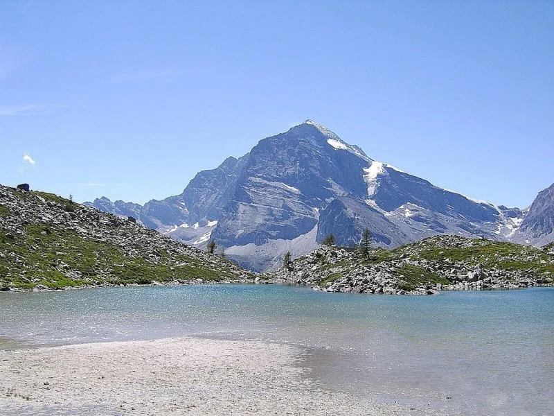 lago bianco